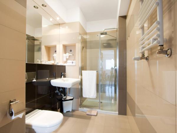 High Tower Szczecin : photo 8 de la chambre studio lit king-size avec canapé-lit