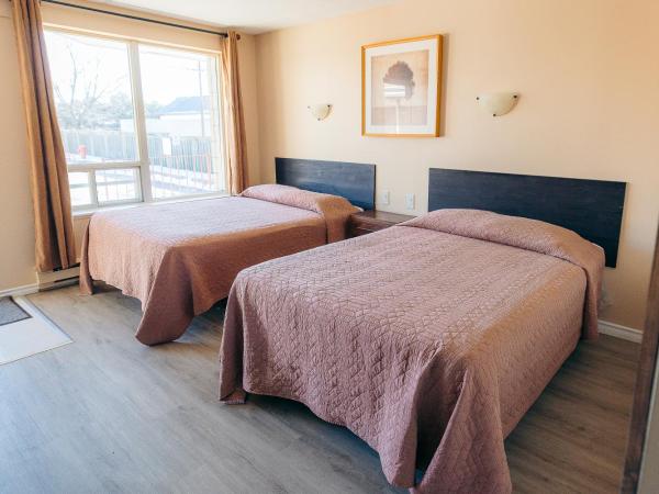 Clarkson Village Motel : photo 2 de la chambre chambre double avec 2 lits doubles