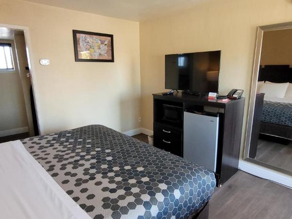 Econo Lodge Sacramento Convention Center : photo 1 de la chambre chambre lit queen-size - non-fumeurs