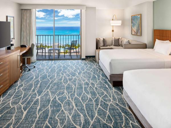 Hyatt Place Waikiki Beach : photo 1 de la chambre specialty queen room with two queen beds with sofa bed and ocean view