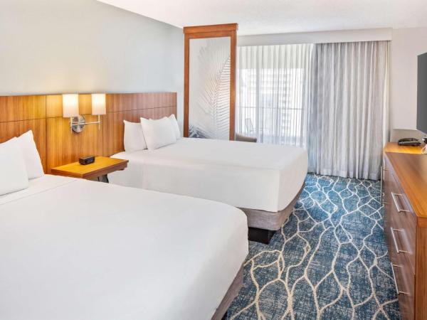 Hyatt Place Waikiki Beach : photo 3 de la chambre chambre avec 2 lits queen-size et canapé-lit - vue sur océan