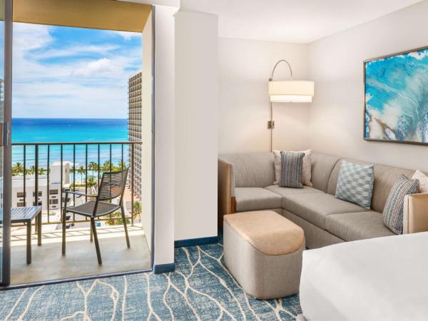 Hyatt Place Waikiki Beach : photo 2 de la chambre specialty king room with sofa bed and ocean view