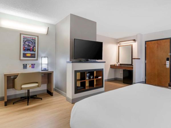 Hyatt Place Houston-North : photo 8 de la chambre chambre lit king-size avec canapé-lit - Étage supérieur