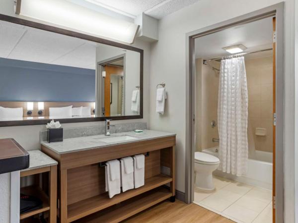 Hyatt Place Houston-North : photo 5 de la chambre chambre lit king-size avec canapé-lit - Étage supérieur