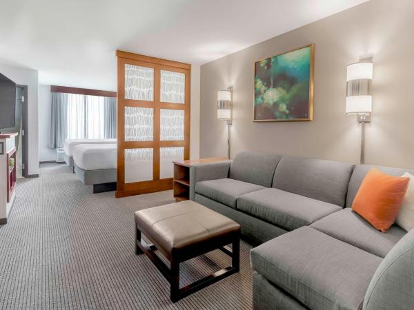 Hyatt Place Salt Lake City Airport : photo 6 de la chambre chambre avec 2 lits queen-size et canapé-lit