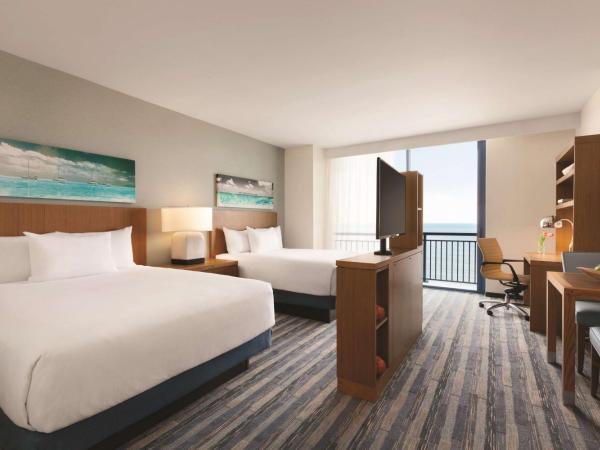 Hyatt House Virginia Beach / Oceanfront : photo 1 de la chambre suite studio avec 2 lits queen-size et canapé-lit - accessible aux personnes à mobilité réduite - côté océan