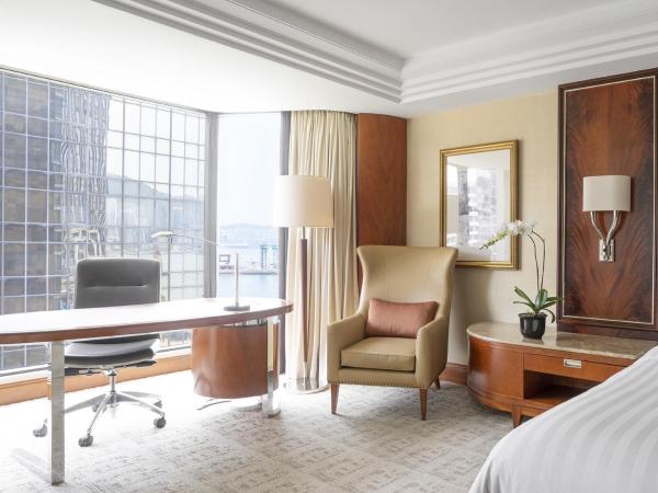 Kowloon Shangri-La, Hong Kong : photo 1 de la chambre chambre lits jumeaux deluxe - vue latérale sur port