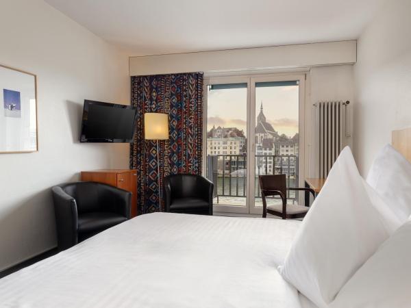 Merian Basel - Self Check-in : photo 6 de la chambre chambre double de luxe avec balcon - vue sur rivière