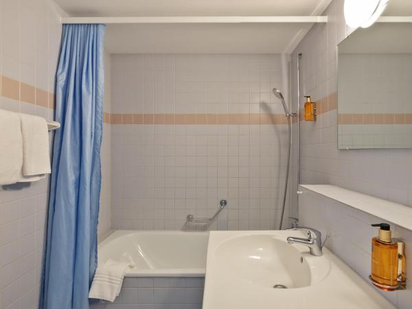 Merian Basel - Self Check-in : photo 10 de la chambre chambre double deluxe - vue sur rivière