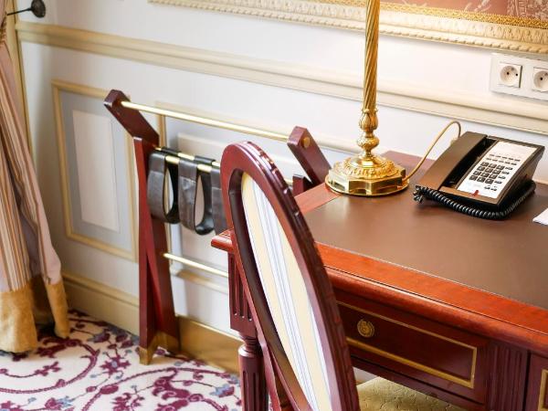 InterContinental Bordeaux Le Grand Hotel, an IHG Hotel : photo 5 de la chambre suite junior lit king-size