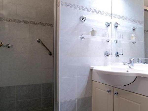 Bateau Hotel à quai Le Chardonnay : photo 4 de la chambre chambre lits jumeaux deluxe