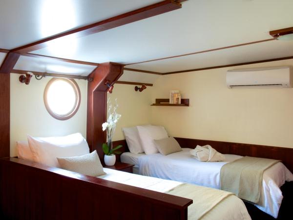 Bateau Hotel à quai Le Chardonnay : photo 5 de la chambre chambre triple avec douche