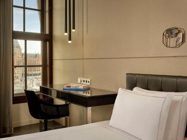 art'otel amsterdam, Powered by Radisson Hotels : photo 5 de la chambre chambre lit king-size art
