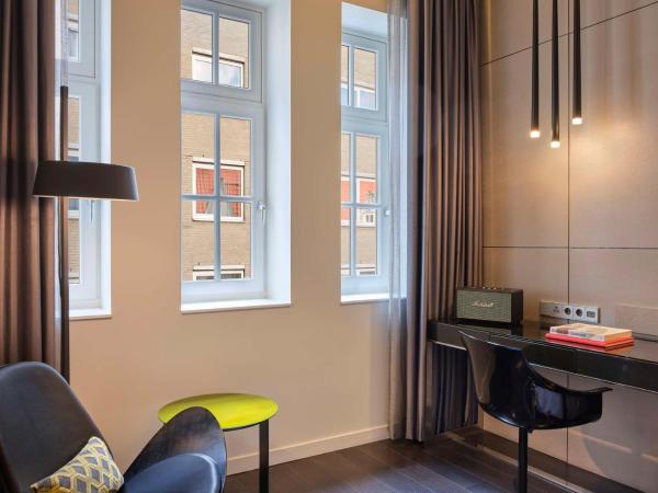 art'otel amsterdam, Powered by Radisson Hotels : photo 4 de la chambre chambre lit king-size art