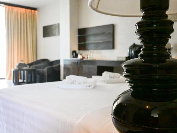 Dune Hua Hin Hotel : photo 1 de la chambre chambre double supérieure - vue partielle sur mer