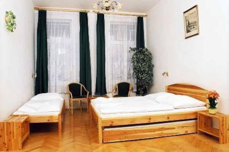 Pension Prague City : photo 4 de la chambre chambre triple