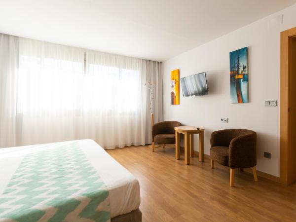 Daniya Alicante : photo 6 de la chambre chambre familiale - vue sur jardin