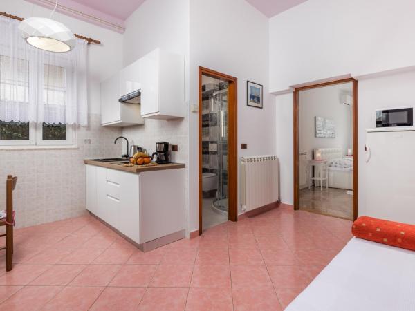 Guest House Marica : photo 10 de la chambre appartement 1 chambre avec patio