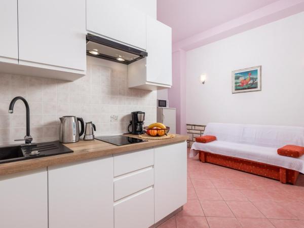 Guest House Marica : photo 8 de la chambre appartement 1 chambre avec patio