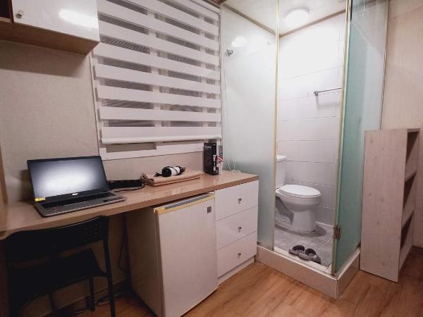 Haechi Stay GuestHouse - For foreigners only : photo 4 de la chambre chambre double avec salle de bains privative