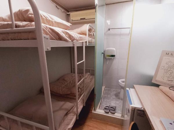 Haechi Stay GuestHouse - For foreigners only : photo 3 de la chambre chambre double avec salle de bains privative