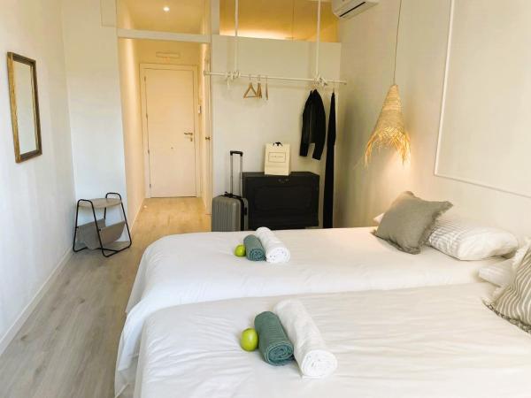 COLLECTION PORT - B&B Boutique , Alicante Center : photo 3 de la chambre chambre lits jumeaux avec salle de bains
