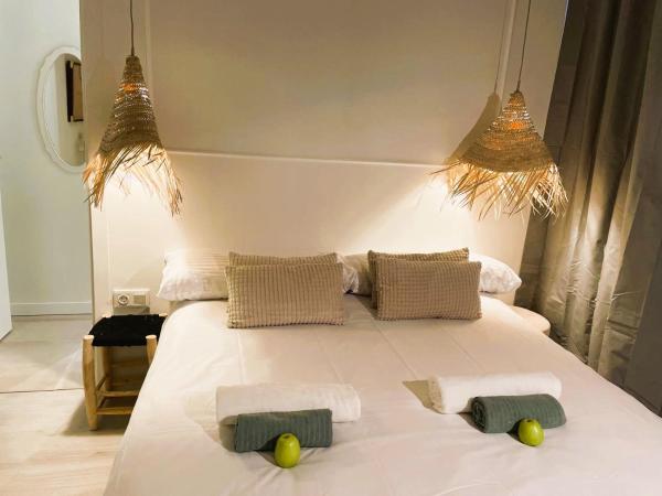 COLLECTION PORT - B&B Boutique , Alicante Center : photo 4 de la chambre chambre double avec salle de bains privative
