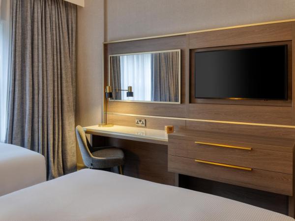 DoubleTree by Hilton London Angel Kings Cross : photo 6 de la chambre chambre supérieure avec 1 lit double et 1 lit simple