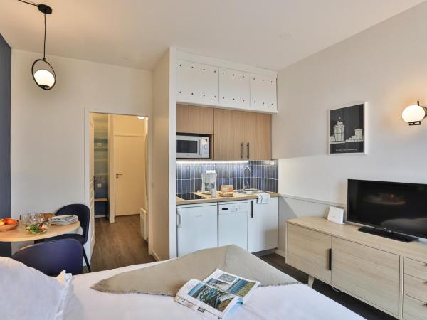 Résidence Pierre & Vacances Centre : photo 2 de la chambre studio supérieur (2 personnes)