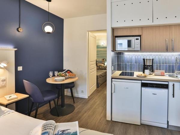 Résidence Pierre & Vacances Centre : photo 1 de la chambre studio supérieur avec coin nuit en alcôve (3 personnes)