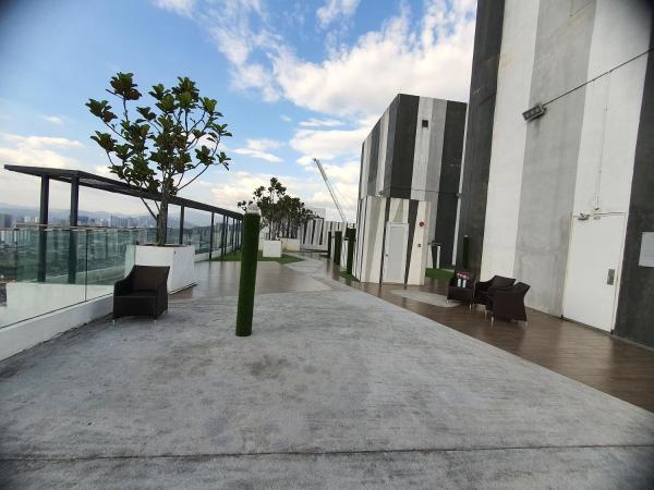 Reizz Residence By Luxury Suites : photo 6 de la chambre appartement avec balcon