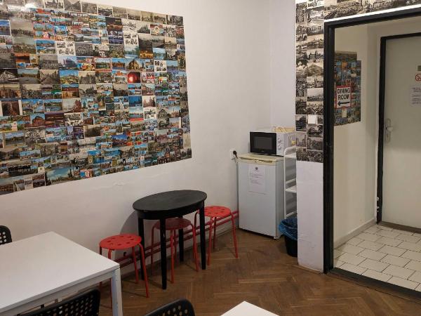 Clown and Bard Hostel : photo 2 de la chambre lit dans dortoir mixte de 6 lits