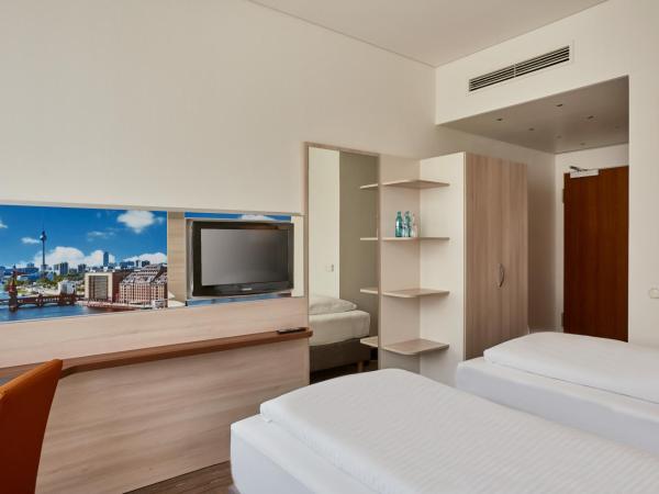 H+ Hotel Berlin Mitte : photo 3 de la chambre chambre double ou lits jumeaux confort