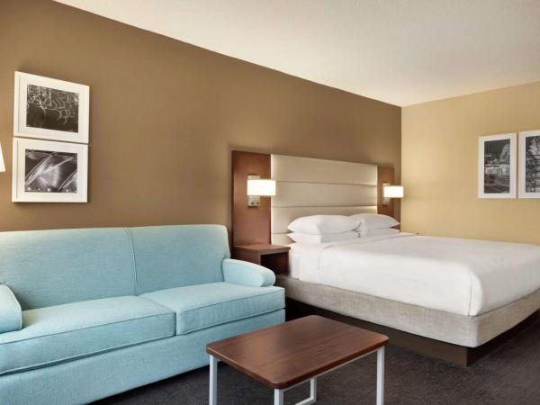 DoubleTree by Hilton Orlando Downtown : photo 1 de la chambre chambre lit king-size avec canapé-lit
