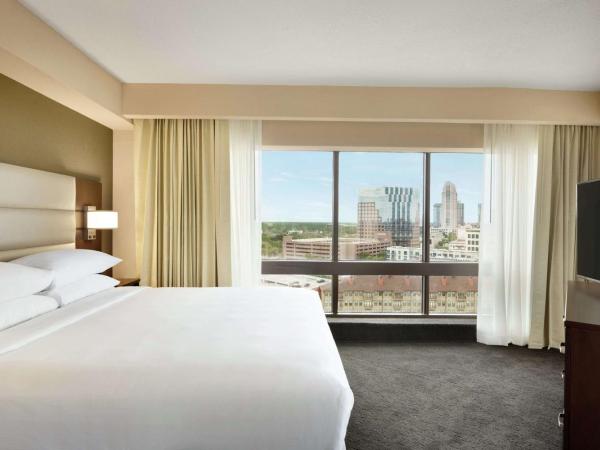 DoubleTree by Hilton Orlando Downtown : photo 2 de la chambre suite junior lit king-size avec canapé-lit