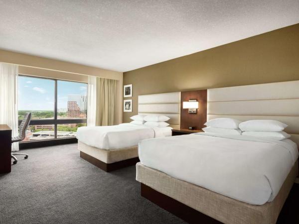 DoubleTree by Hilton Orlando Downtown : photo 1 de la chambre chambre lit queen-size d'angle avec 2 lits queen-size