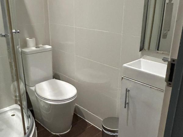 The Dome : photo 10 de la chambre chambre double standard avec salle de bains commune