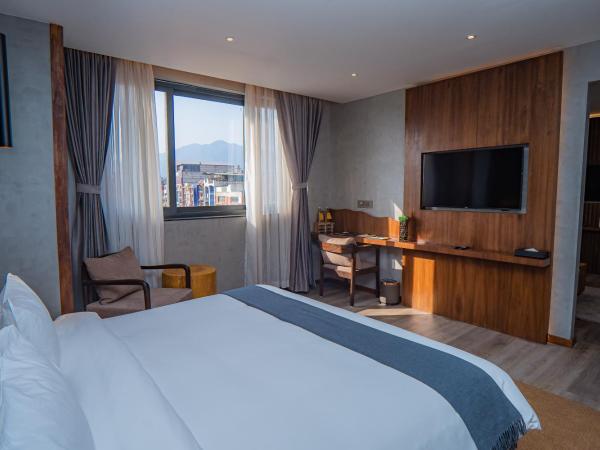 Hotel Barahi Kathmandu : photo 2 de la chambre suite junior