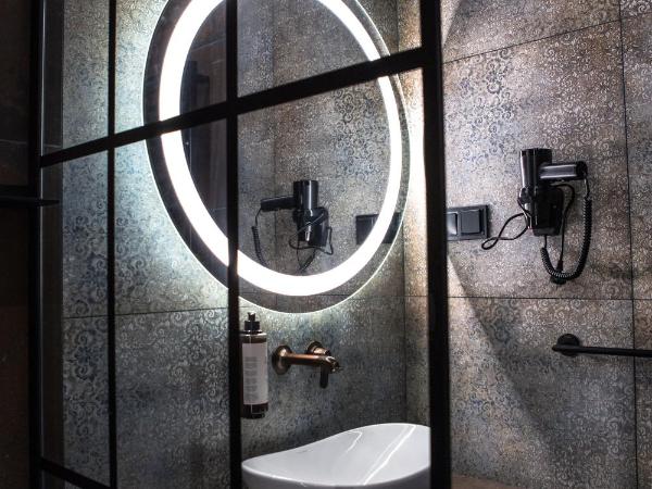 Hotel M23 Mariacka Katowice Centrum : photo 4 de la chambre chambre double deluxe