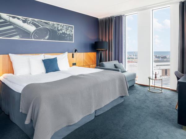 Clarion Hotel Malmö Live : photo 1 de la chambre chambre supérieure avec canapé-lit