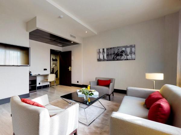 Novotel Madrid Center : photo 6 de la chambre suite supérieure lit king-size