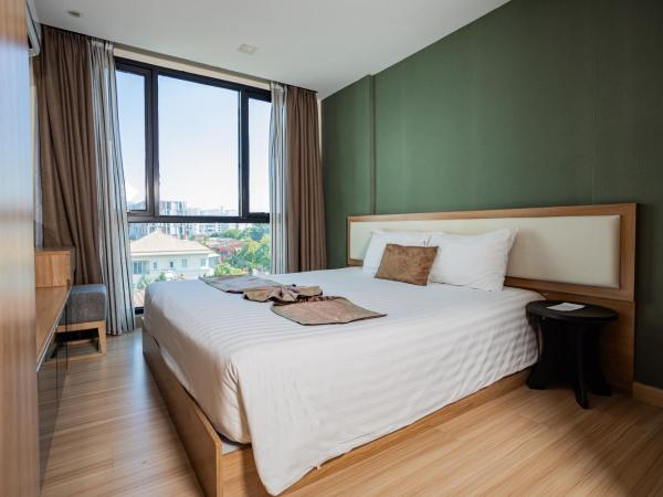 Ramada by Wyndham Bangkok Ten Ekamai Residences : photo 1 de la chambre one-bedroom deluxe king room