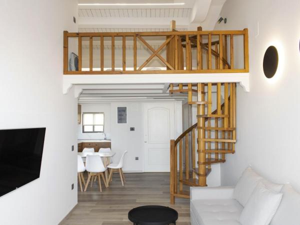 Elina Hotel Apartments : photo 5 de la chambre appartement 1 chambre en duplex