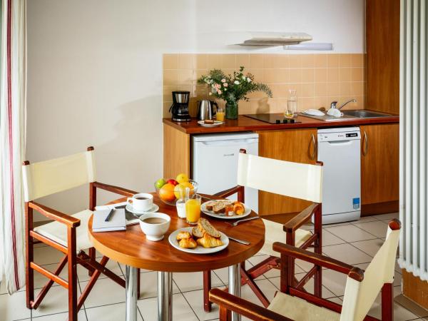 Résidences Valdys Thalasso & Spa de Rockroum : photo 3 de la chambre  appartement supérieur 2 chambres