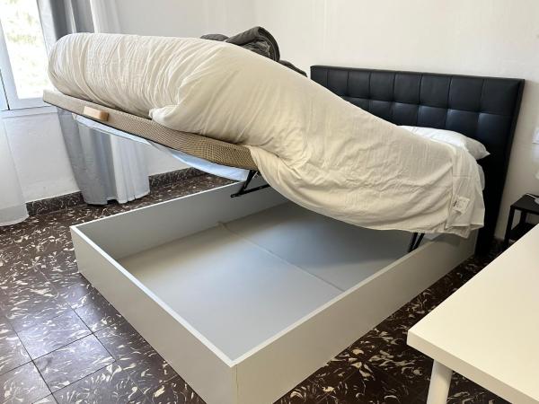 Turia Rooms Valencia : photo 3 de la chambre chambre double avec salle de bains commune