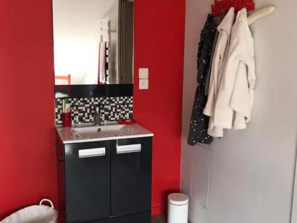 Chambre et salle d'eau privées dans maison de ville : photo 1 de la chambre chambre double avec salle de bains privative