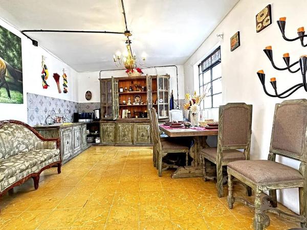 #1-Rooftop Garden-7 Bedrooms-9 Beds-3 Kitchens : photo 3 de la chambre maison de vacances