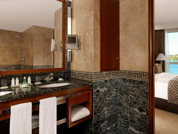Hotel President Wilson, a Luxury Collection Hotel, Geneva : photo 2 de la chambre suite junior lit king-size d'angle avec vue sur lac