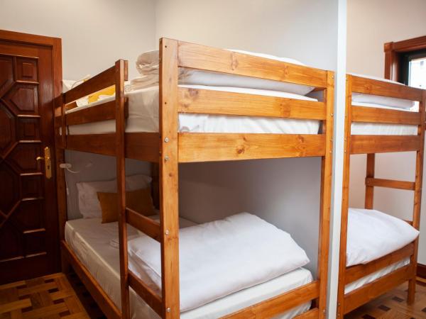 Porto Concept Home - University Residence & Guesthouse - Pólo II Areosa : photo 5 de la chambre chambre quadruple standard