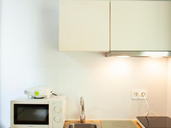 Porto Concept Home - University Residence & Guesthouse - Pólo II Areosa : photo 5 de la chambre studio